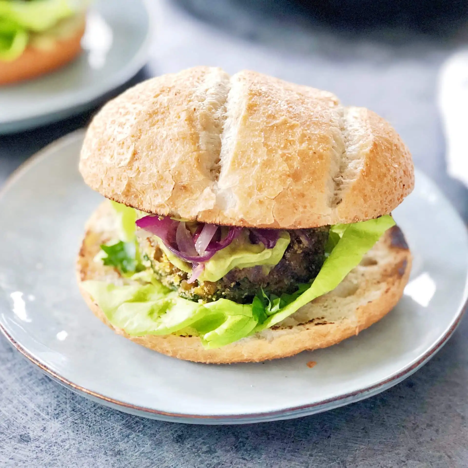 Linzenburger met Avocadocrème